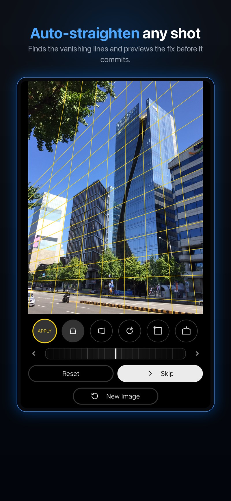 Keystone Photo Studio detecting vanishing lines to straighten a leaning skyscraper